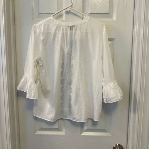 NWT Ann Taylor factory Womens blouse white w/pretty embroidered detail Size PS - Picture 7 of 9